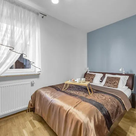 Appartamento Grochow - Terrace, Parking - By Rentujemy