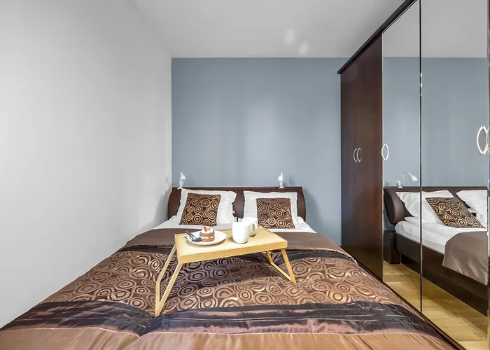 Apartment Grochow - Terrace, Parking - By Rentujemy