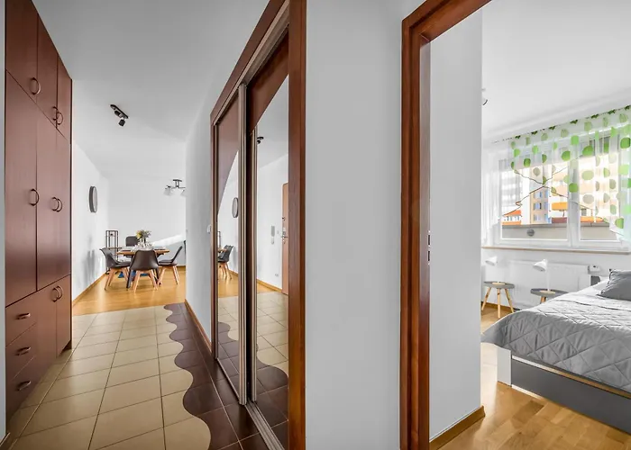 Apartment Grochow - Terrace, Parking - By Rentujemy Warsaw