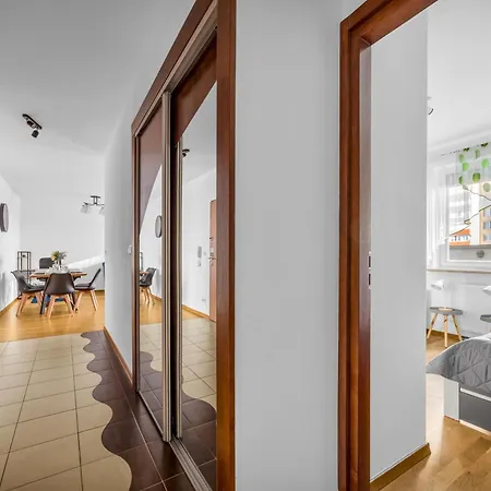 Appartement Grochow - Terrace, Parking - By Rentujemy Varsovie